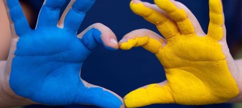 Erster Jahrestag des Ukraine&shy;kriegs - Johannes-Apotheke Gröbenzell - Christian Sickau e. K. - Apotheke und Klinikversorgung