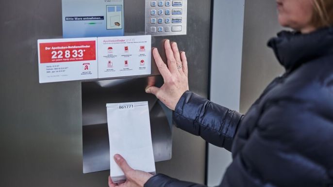 Immer für Sie da: Unser Abhol&shy;automat - Johannes-Apotheke Gröbenzell